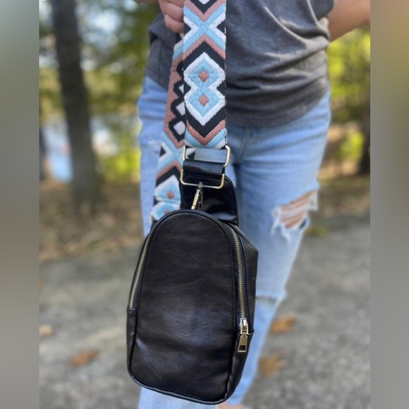 ** SOLD ** NEW* Cute crossbody sling bag with patterned adjustable strap - Picture 3 of 3